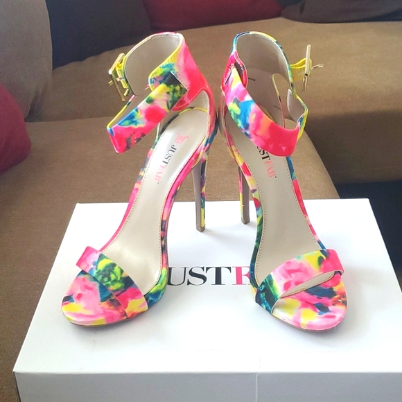 Multi-Color Sandals - Picture 2 of 3